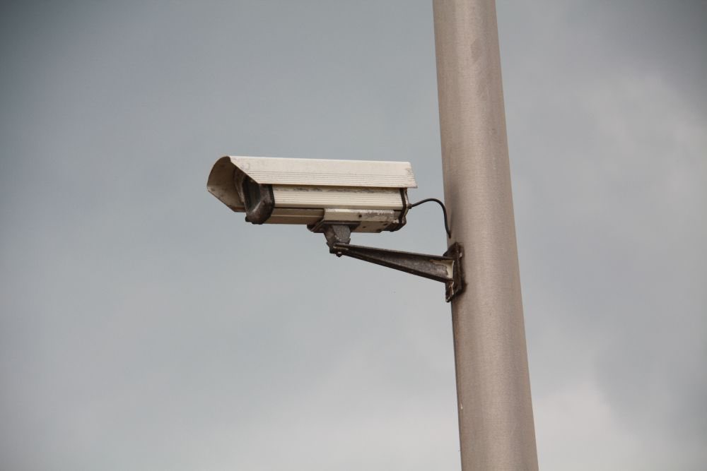Saanv's tweet photo. @8500Kortrijk /@rvdb8500 @VincentVQ  - bel me gerust even op hé!😉 "Kortrijk kan geen geschreven plan voorleggen bij cyberaanval" | Focus en WTV https://t.co/DZdphSKHpj https://t.co/WkAKUT1OOt
