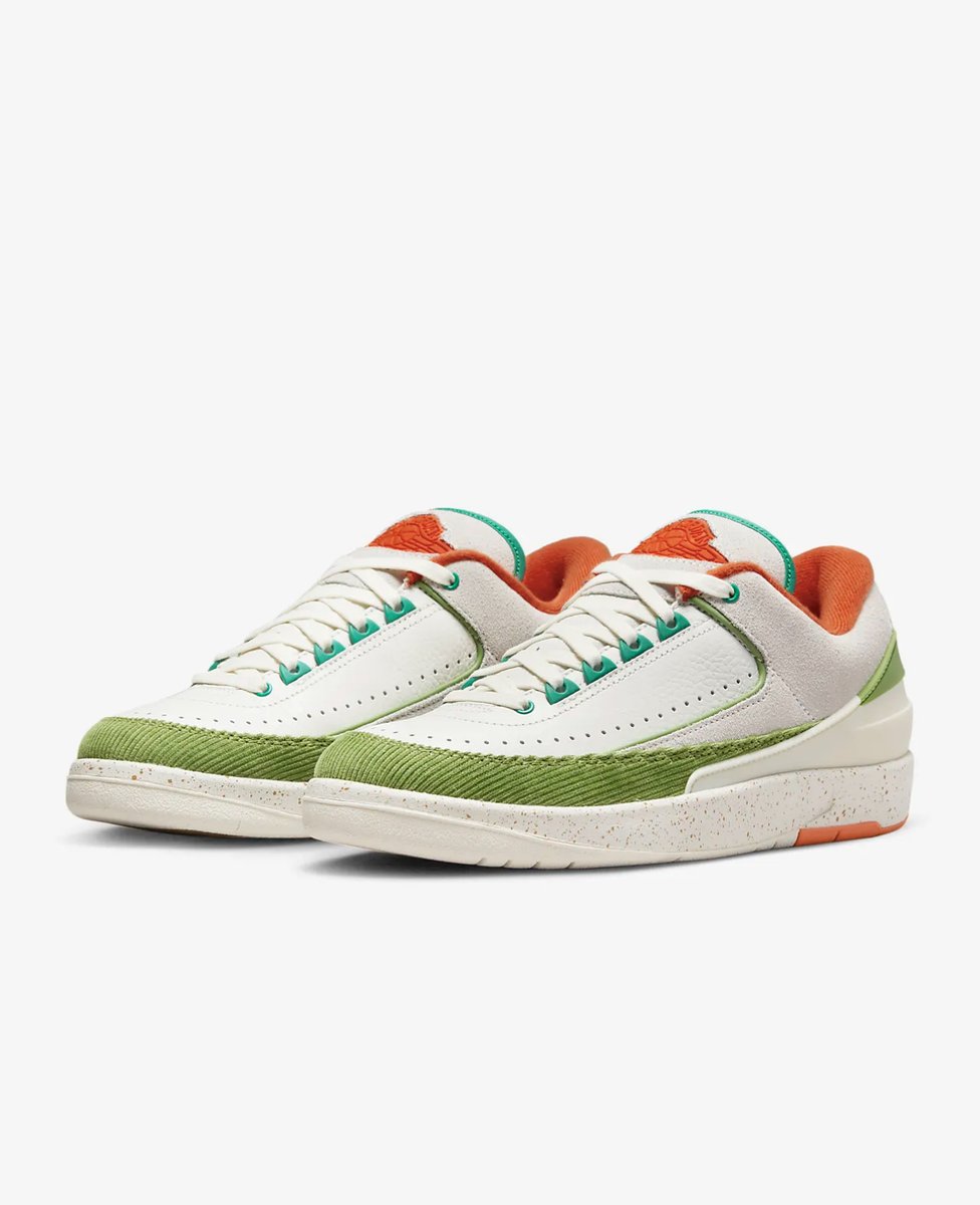 SNKR_TWITR tweet media