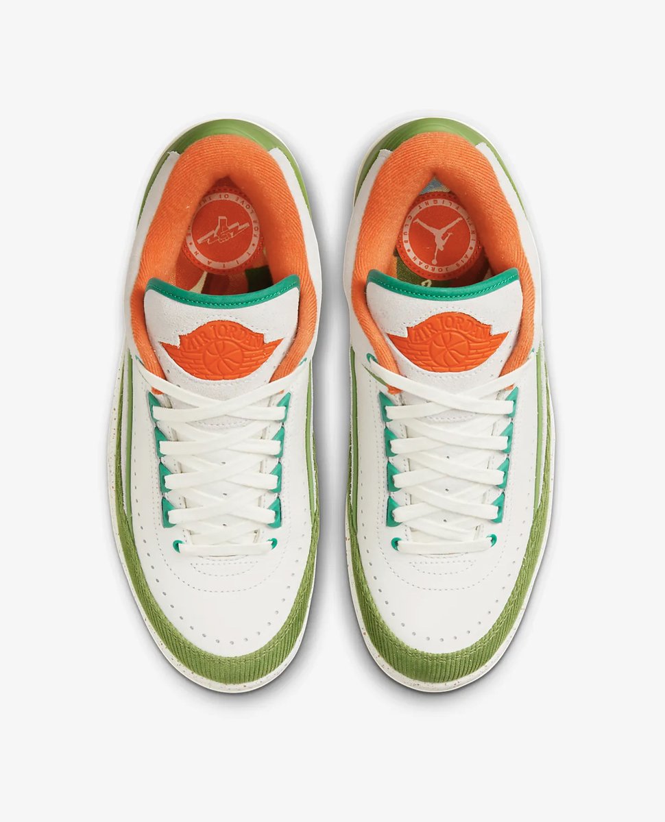 SNKR_TWITR tweet media