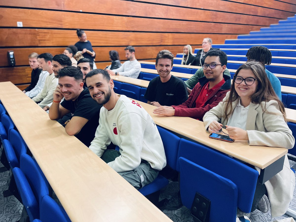 KedgeBS's tweet photo. #Partenariat 🤝 | Inauguration de notre amphithéâtre aux couleurs de la @BanquePopulaire.
Grâce à la #Fondation de KEDGE, la #BPACA va financer les 3 prochaines années de nos étudiants de l’École Entrepreneuriale 🚀. https://t.co/jU6DMTrgNB