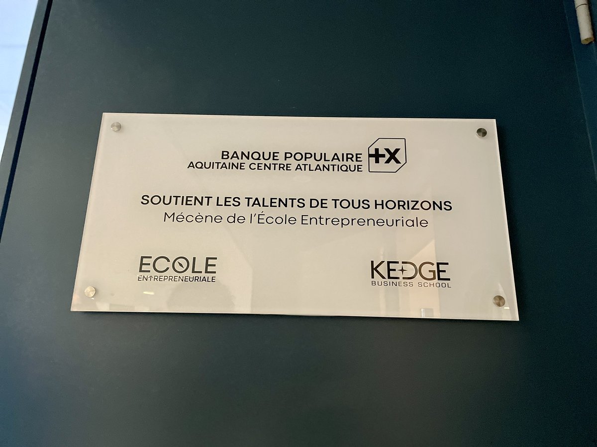 KedgeBS's tweet photo. #Partenariat 🤝 | Inauguration de notre amphithéâtre aux couleurs de la @BanquePopulaire.
Grâce à la #Fondation de KEDGE, la #BPACA va financer les 3 prochaines années de nos étudiants de l’École Entrepreneuriale 🚀. https://t.co/jU6DMTrgNB
