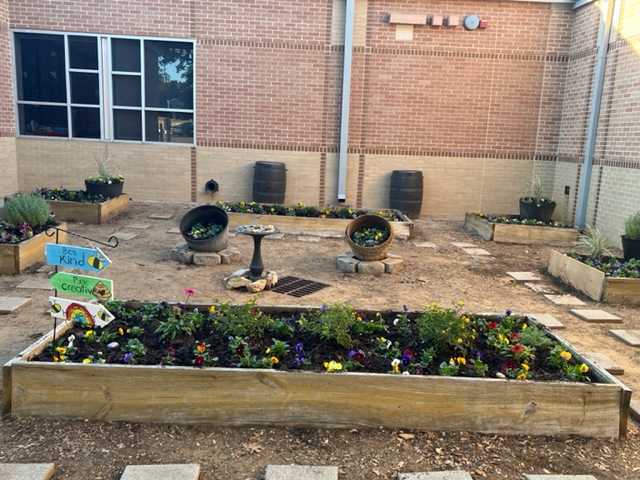 It was truly amazing seeing the community, our faculty, our PTA, parents, and students all engaged and helping spruce up our garden! Thank you to everyone that contributed.