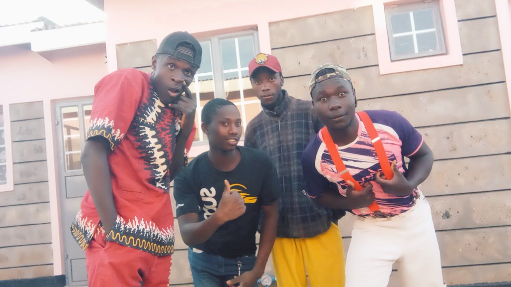 VMasayi's tweet photo. Comedy is here huwa unafeel aje beb akikuambia kam tulale na uko mbali https://t.co/txPLIyycEP