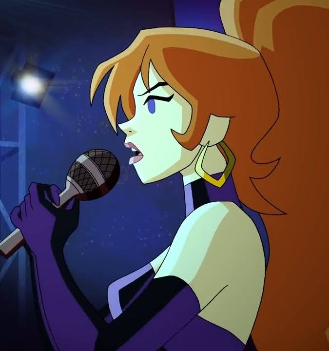 sapphicslike's tweet photo. goth daphne https://t.co/kamkb9mO4B