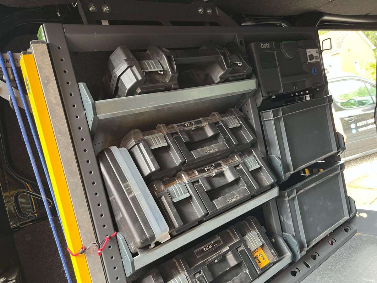 bottsmartvan_uk's tweet photo. Double-stack the TSTAK π€πΌπ
β£β£
#vanracking #racking #vanstorage #vanshelving #tools #toolbox #toolstorage #festool #systainer3 #trade #vangoals #vanlife #onthetools #electrician #sparky #ford #custom #tiptuesday #tuesdayvibes #bottmodulo3 #selffit #bottsmartvan #worksmartbott https://t.co/YwgRjYUihL
