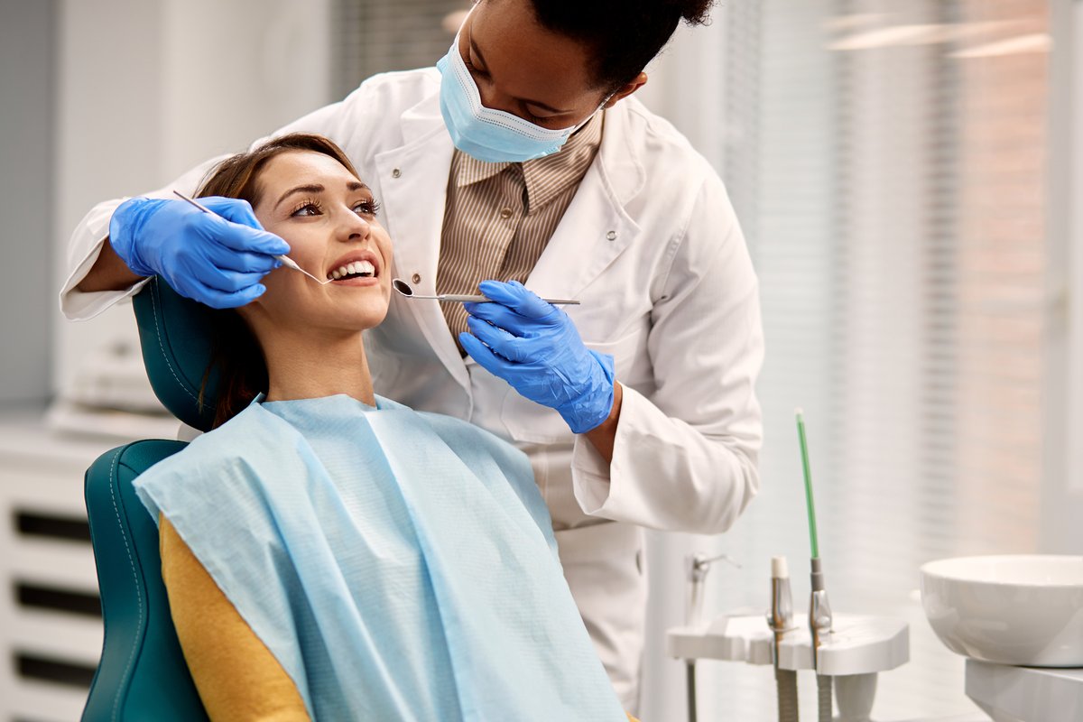 HRSA-supported health centers continue to increase patients’ access to oral health care. In 2021, they provided oral exams to ~4M patients across the U.S. Find a health center for #dental or primary #healthcare appointments: ow.ly/XnU550LkebA #NationalDentalHygieneMonth
