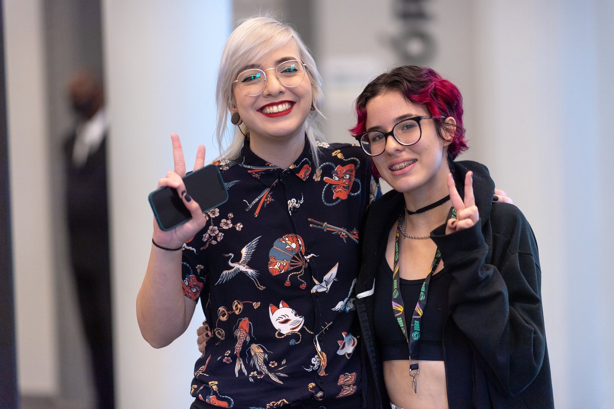 Está aberta a temporada de histórias do cenário feminino  🫶  Obrigada, <a href="/MavisHucs/">m a v i s</a> por dividir um pouco da sua paixão comigo. 

P.s. Mavis tímida ao lado da Ravena é fofawild demais 🥰
Leiam no site 🔗 bit.ly/3gIE4KY