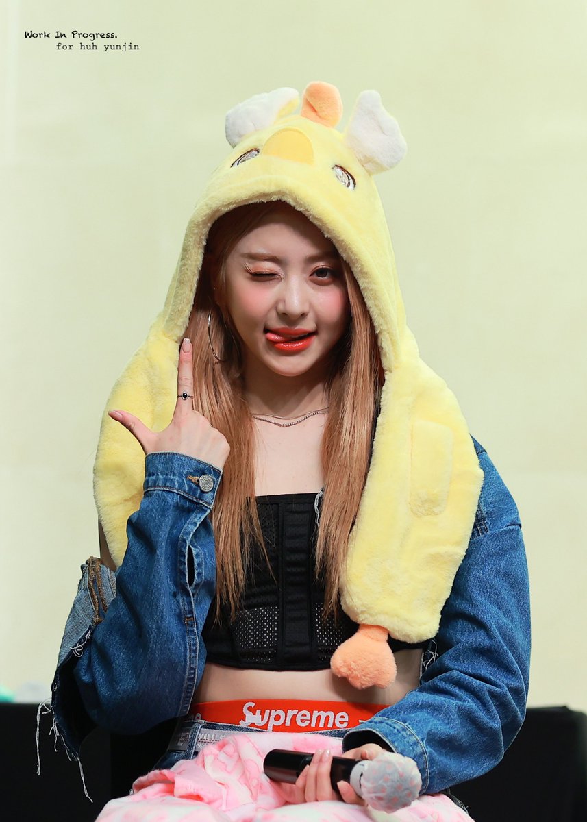 221023 엠투유 팬싸 💚

🐣😜

#르세라핌 #허윤진 #HUHYUNJIN #LESSERAFIM