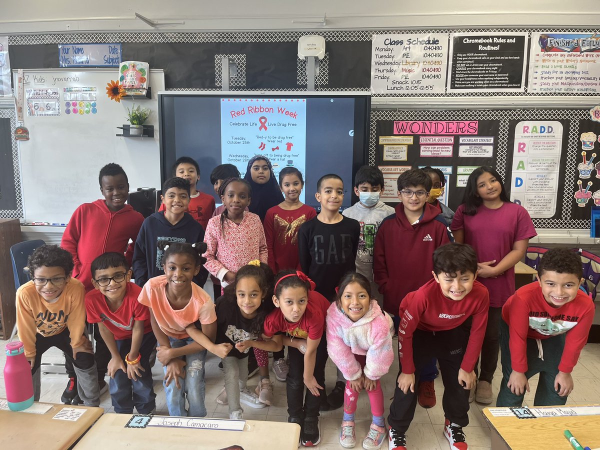 NavarraMrs's tweet photo. Room 220 is “Red-y to be drug free”! ♥️ #teamNav #teamwheeler #redribbonweek @VS13UFSD @WheelerAvenue @MsGaleotafiore https://t.co/GE9ZzQuppY