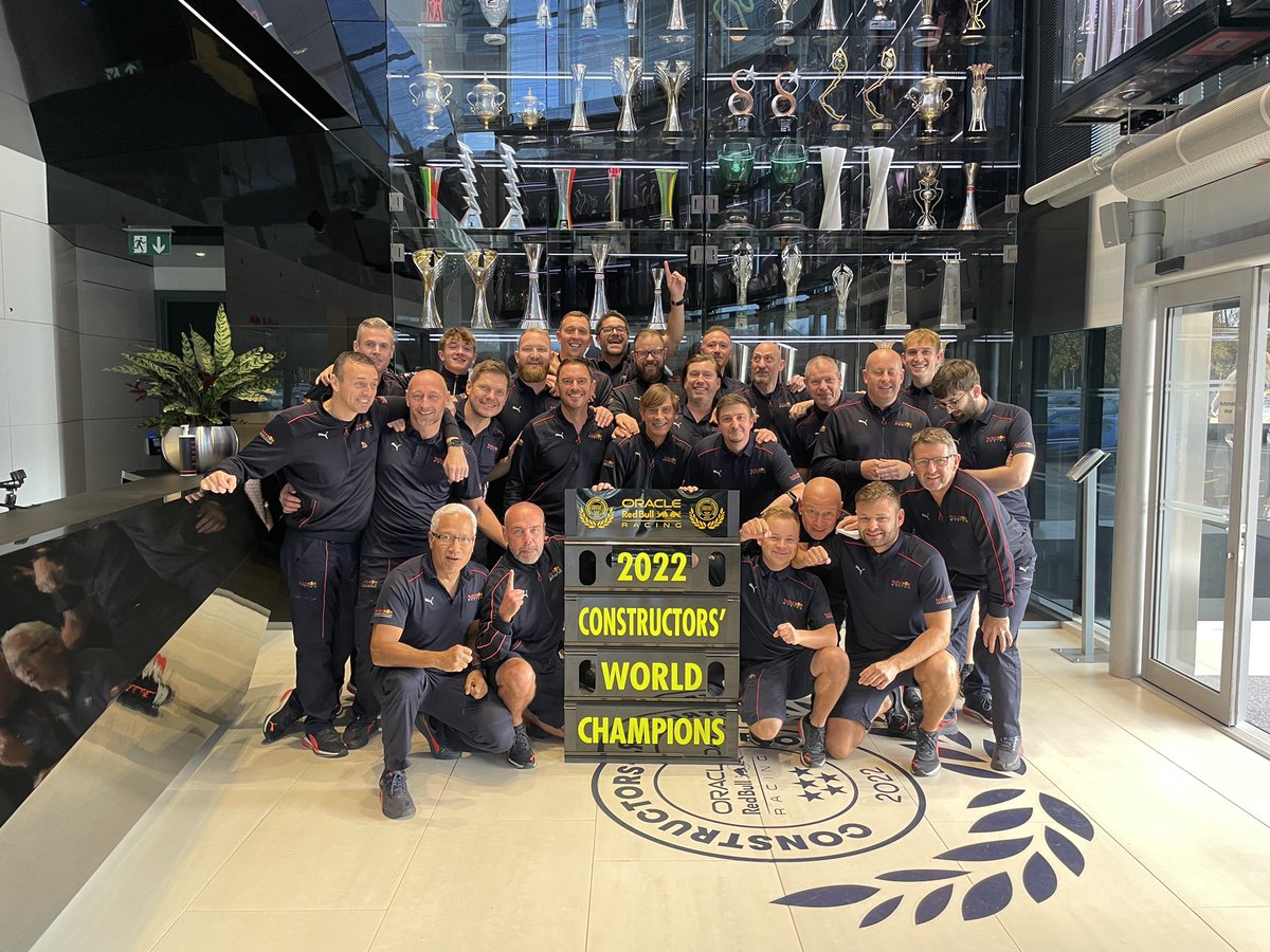 Champions of the world! What a team! #redbullracing 🌎🏆❤️💙