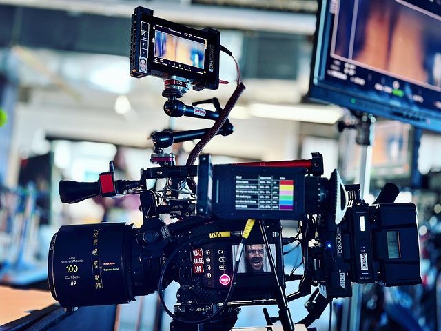 16x9inc's tweet photo. #camerabuild #16x9inc #cinelock #noga #nogaarms #AC #assistantcamera #1stAC #1stAssistantCamera #aclife #focuspuller #brianaichlmayr #focuspulleratwork #setlife #camera #cinematography #arri #alexaminilf #hi5 #houstonfilm #filmmaking
Picture Credit: @brianaichlmayr ๐ฅ https://t.co/EFIriYsVd8