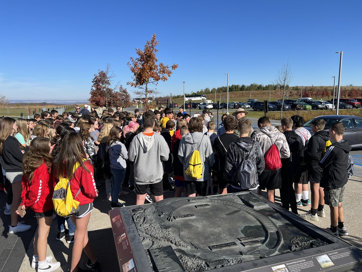 AngelaYurkovich's tweet photo. 8th grade had a great trip visiting the Flight 93 Memorial today. The park rangers were very impressed by our students! #weRtj https://t.co/bYnrdxdwgG