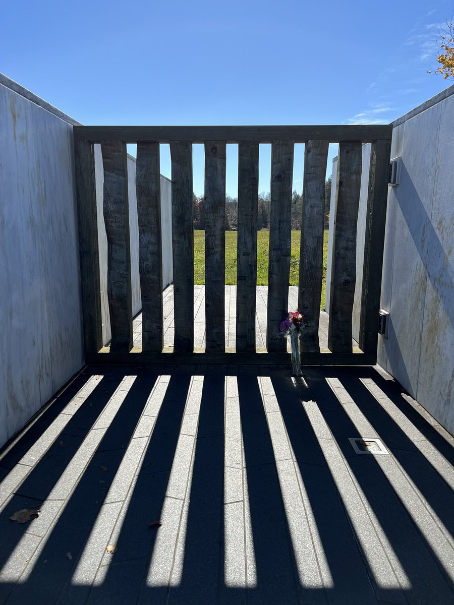 AngelaYurkovich's tweet photo. 8th grade had a great trip visiting the Flight 93 Memorial today. The park rangers were very impressed by our students! #weRtj https://t.co/bYnrdxdwgG