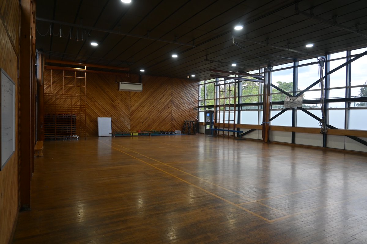 waleshighnews's tweet photo. Did you know you can hire our facilities?
Our Gym is a fantastic flexible space that can be used for #AerobicClasses, #GymTraining, #Gymnastics, #Dance, #MartialArts and more!ποΈββοΈ
Find out more at: https://t.co/vtd1wr7WXx
#YourWalesYourWay #ConnectatWales #WalesHighSchool https://t.co/lii6jWw6Lj
