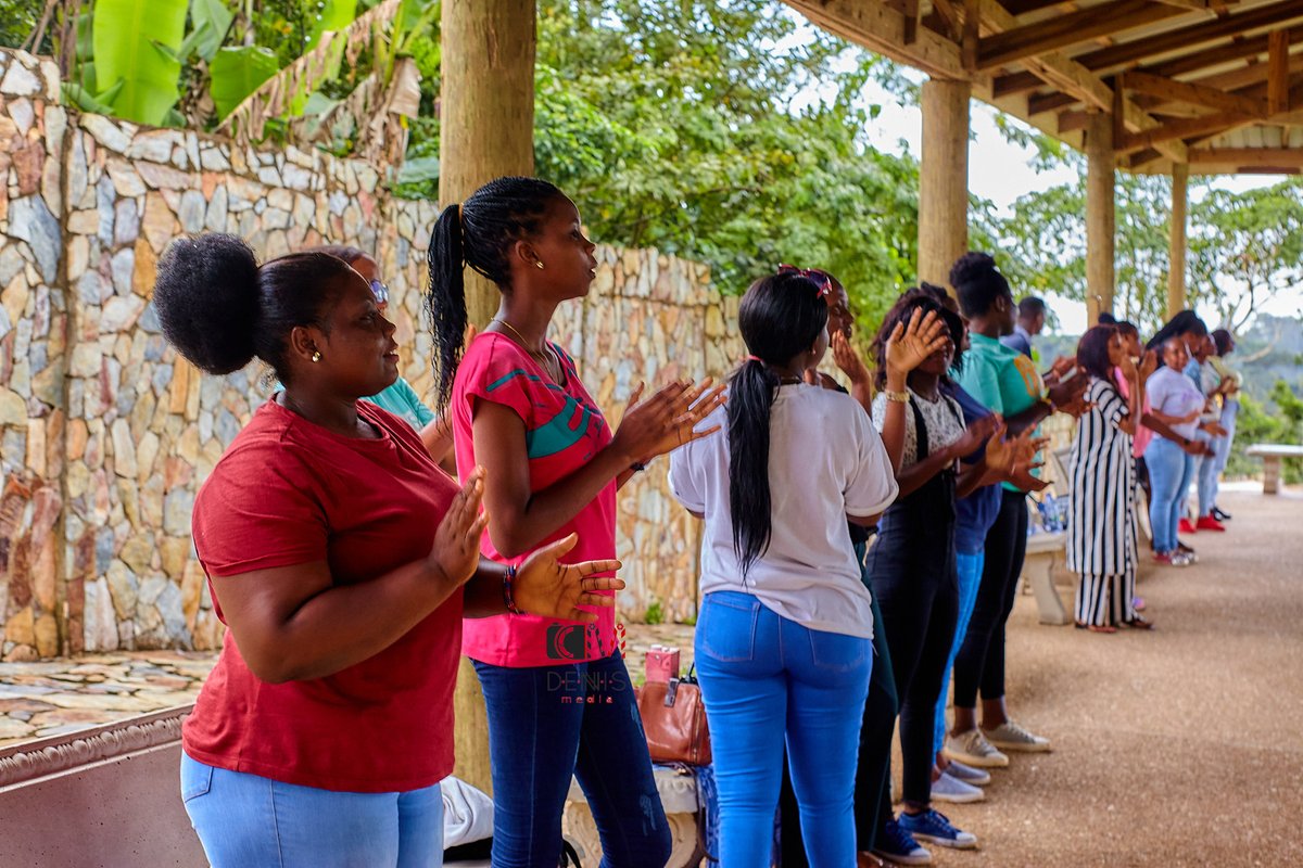 ICGCNungua's tweet photo. //SINGLES RETREAT 22. //
//THE ROADTRIP - WITH PS. ERIC ABAKAH//

ABURI BOTANICAL GARDENS🌲🌳🌴☘️🌺📍
ANAGKAZO CAMPUS🕍🛣💒⛰📍
#roadtrips
#SinglesMinistry
#aburi
#aburigardens
#Anagkazo https://t.co/KbkwtmfgnT