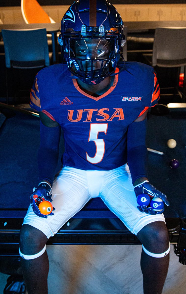 Had an amazing time in San Antonio this weekend!!! 💙🧡🤙🏾 #210 @_AParks4 <a href="/CoachJessLoepp/">Coach Jess Loepp</a> <a href="/UTSAFTBL/">UTSA Football 🏈</a> <a href="/CoachTraylor/">Jeff Traylor</a> <a href="/samspiegs/">Sam Spiegelman</a>