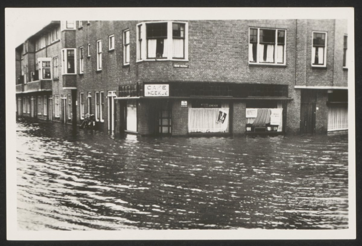 Zaterdag 5 november zal archivist Wim Koole een Archief-wijzer houden over Rampen. Hij gaat in op de achtergronden en de nasleep van deze gebeurtenissen. Deze dag  wordt afgesloten met een rondleiding over de tentoonstelling. 

Aanmelden kan via: studiezaal@dordrecht.nl
