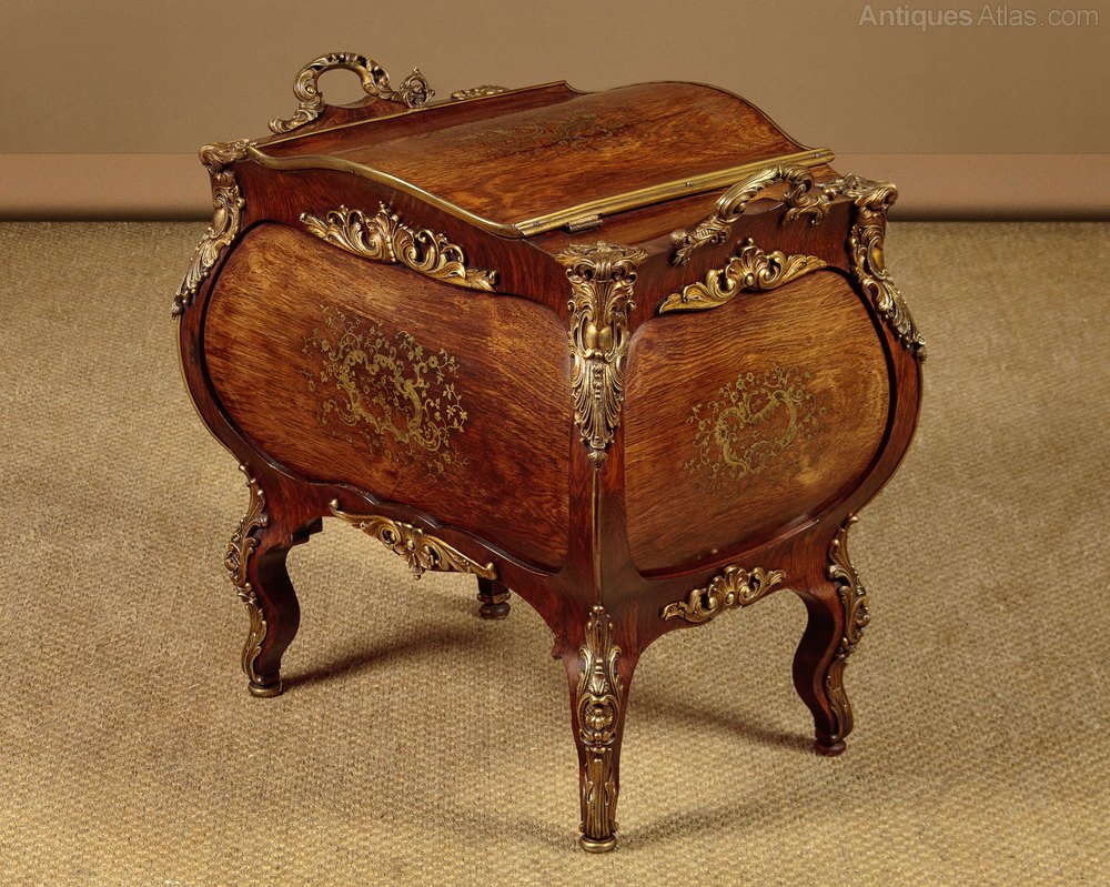 AlmanacAntiques's tweet photo. Today’s #icechestcooler is a distant cousin of the #18thcentury #cellarette. Both serve the same purpose—to keep #drinks #cold during the warm #summer months.
https://t.co/yRzyKVS8K8 https://t.co/DZMY37IB0p