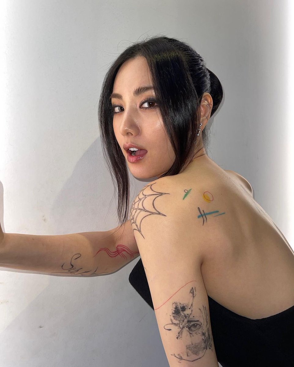 jinanapics's tweet photo. I REALLY OBSESSED WITH HER AND HER TATTOOS https://t.co/pq8YW6xGqu