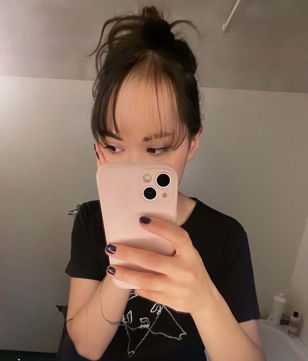 My bangs are the same color as my skin, so it just looks like I have a giant forehead✨