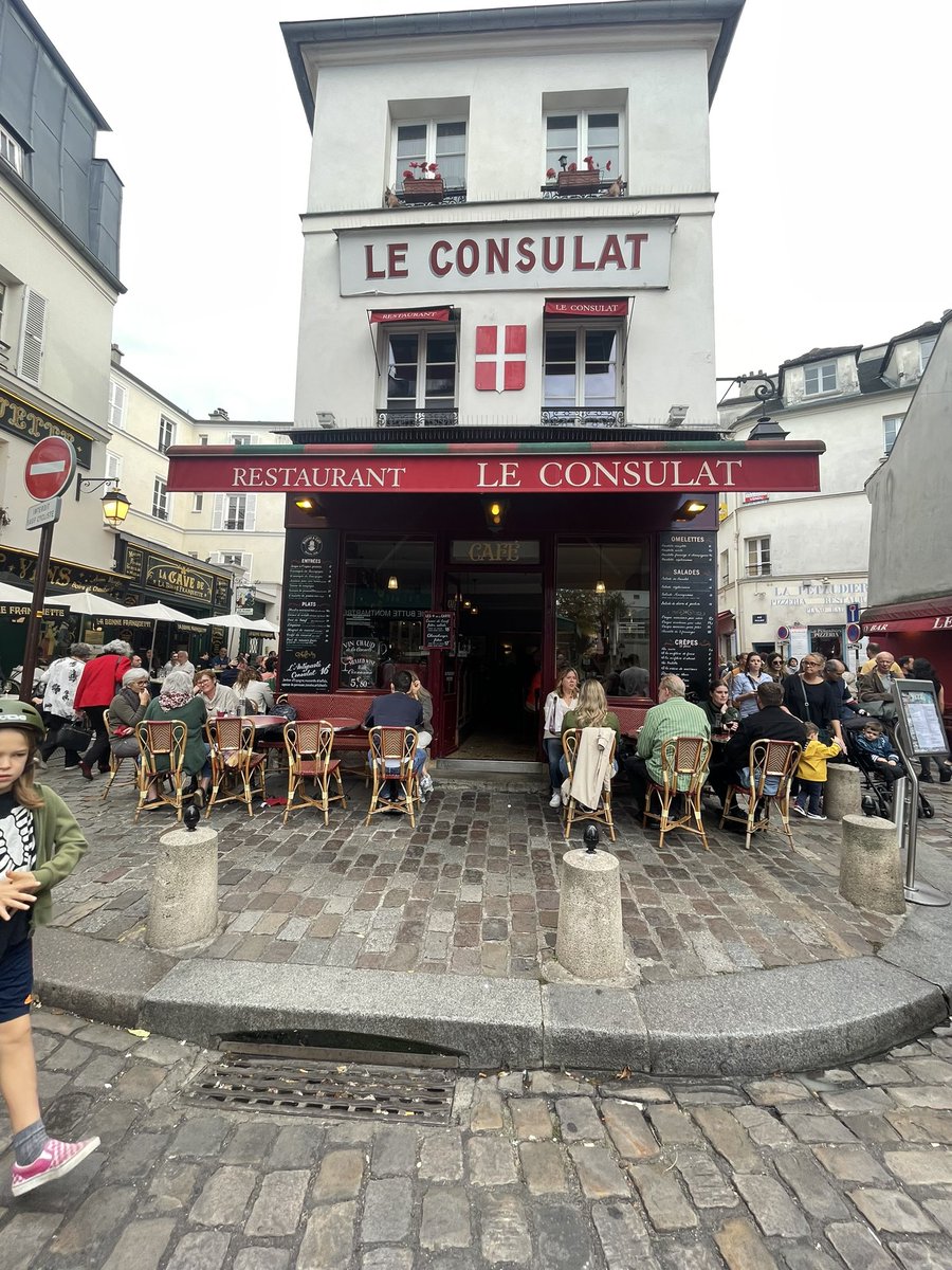 Jordan_Anson's tweet photo. When in Paris… https://t.co/pThcYBE0bE