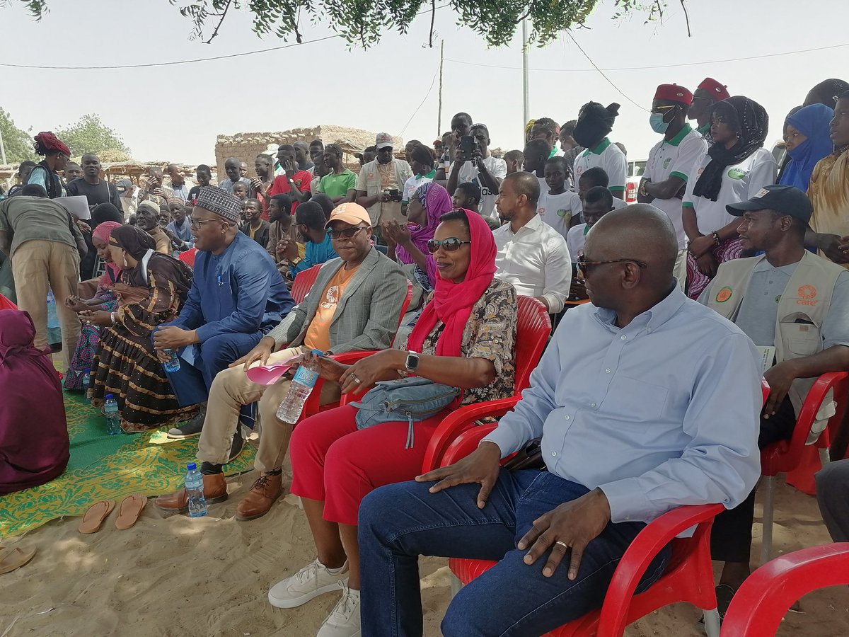 CARE Niger / Burkina Faso (@careniger) on Twitter photo Visite terrain du Directeur Régional de CARE International Afrique de l'ouest dans la commune de N'Gonga région de Dosso. Le Maire de la commune a chaleureusement accueilli la délégation. <a href="/BallaSidibe/">Moussa balla sidibe </a> a été honoré par la commune pour sa premiÚre visite au Niger.
<a href="/CAREWARegion/">CARE in West-Africa</a> Visite terrain du Directeur Régional de CARE International Afrique de l'ouest dans la commune de N'Gonga région de Dosso. Le Maire de la commune a chaleureusement accueilli la délégation. <a href="/BallaSidibe/">Moussa balla sidibe </a> a été honoré par la commune pour sa premiÚre visite au Niger.
<a href="/CAREWARegion/">CARE in West-Africa</a>