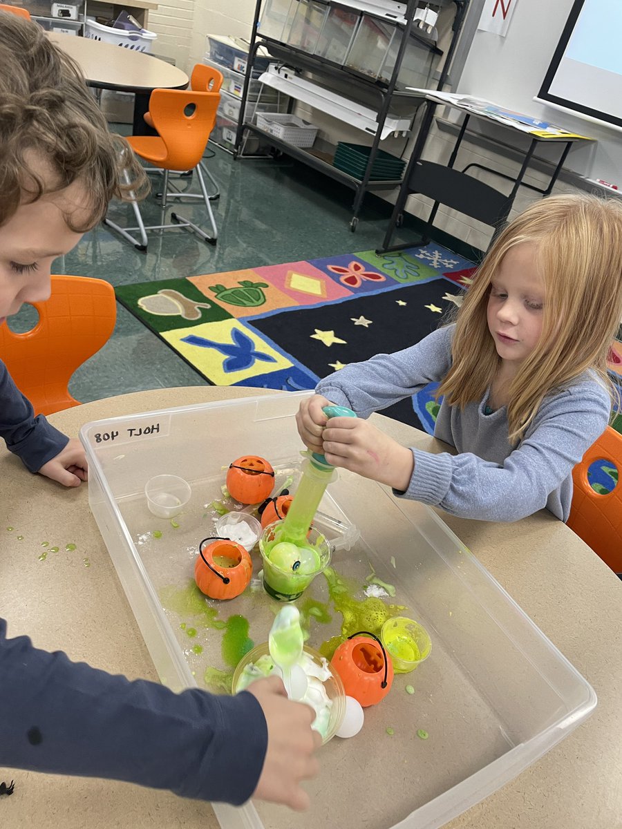 Kindergarten scientists at work creating spooky potions!  #lfmoments #everettsoars