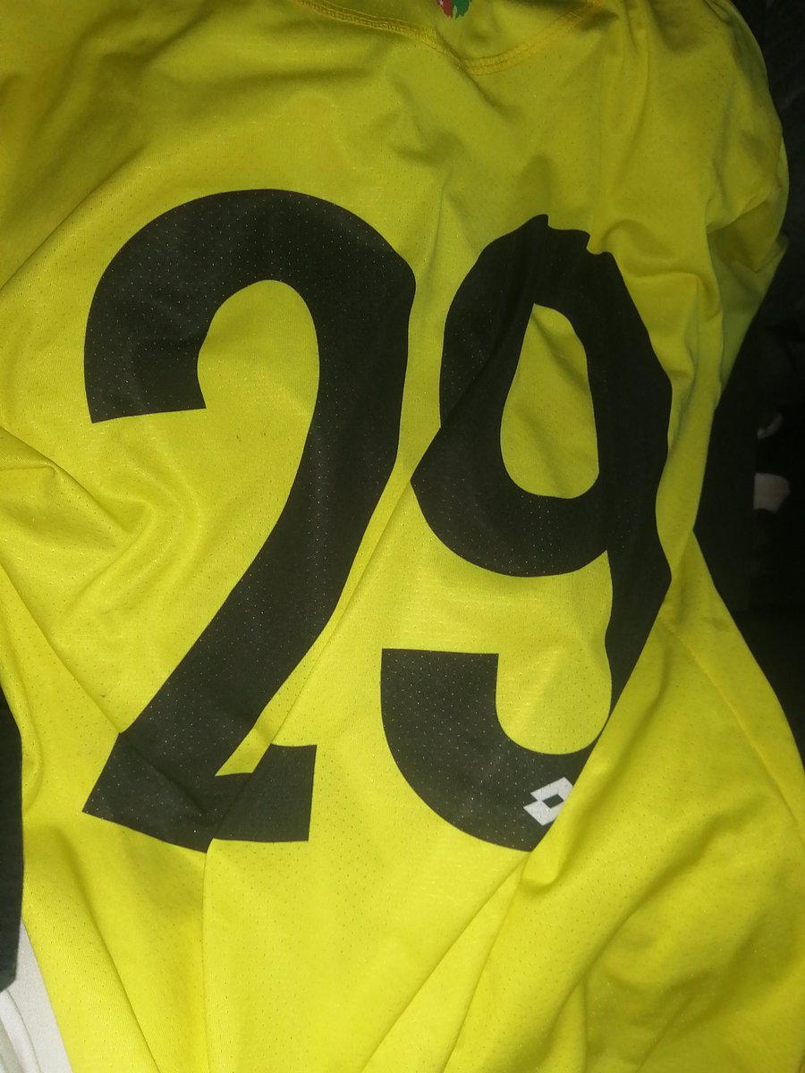 No me podía venir sin mi camisa gracias <a href="/henaito_29/">Carlos Henao</a> 💛💚😍