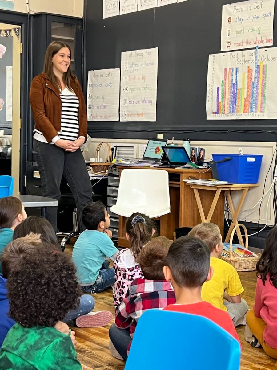mrspsgr1s's tweet photo. Today we welcomed Ms Falk @iJessicaFalk , our teacher candidate, to our classroom. We are excited to learn with her! #grade1isfun @ConnaughtDSBN https://t.co/Bo2utB2gbQ