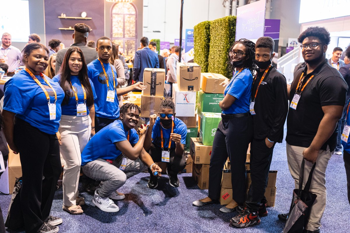 RBO_Blessings's tweet photo. Last week, NBAA hosted its BACE in Orlando. Their Young Professionals participated in a "Helpy Hour" & packed more than 200 bags of food for some of our students who were impacted by flooding from Hurricane Ian.
Thank you, @NBAA, for serving our kids!
#helpyhour #HurricaneIan https://t.co/lKjgOuOzhs