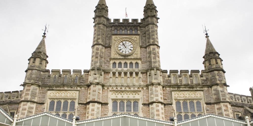 networkrail's tweet photo. 💪 A first for #innovation ...
... Bristol Temple Meads is the UK's first railway station to trial new #technologies designed to upgrade passengers' experience.
From AI for better passenger flow to designing better facilities for you:
👉 https://t.co/jkLKbVOLYW
#FutureRail https://t.co/JkiShzd7Gt