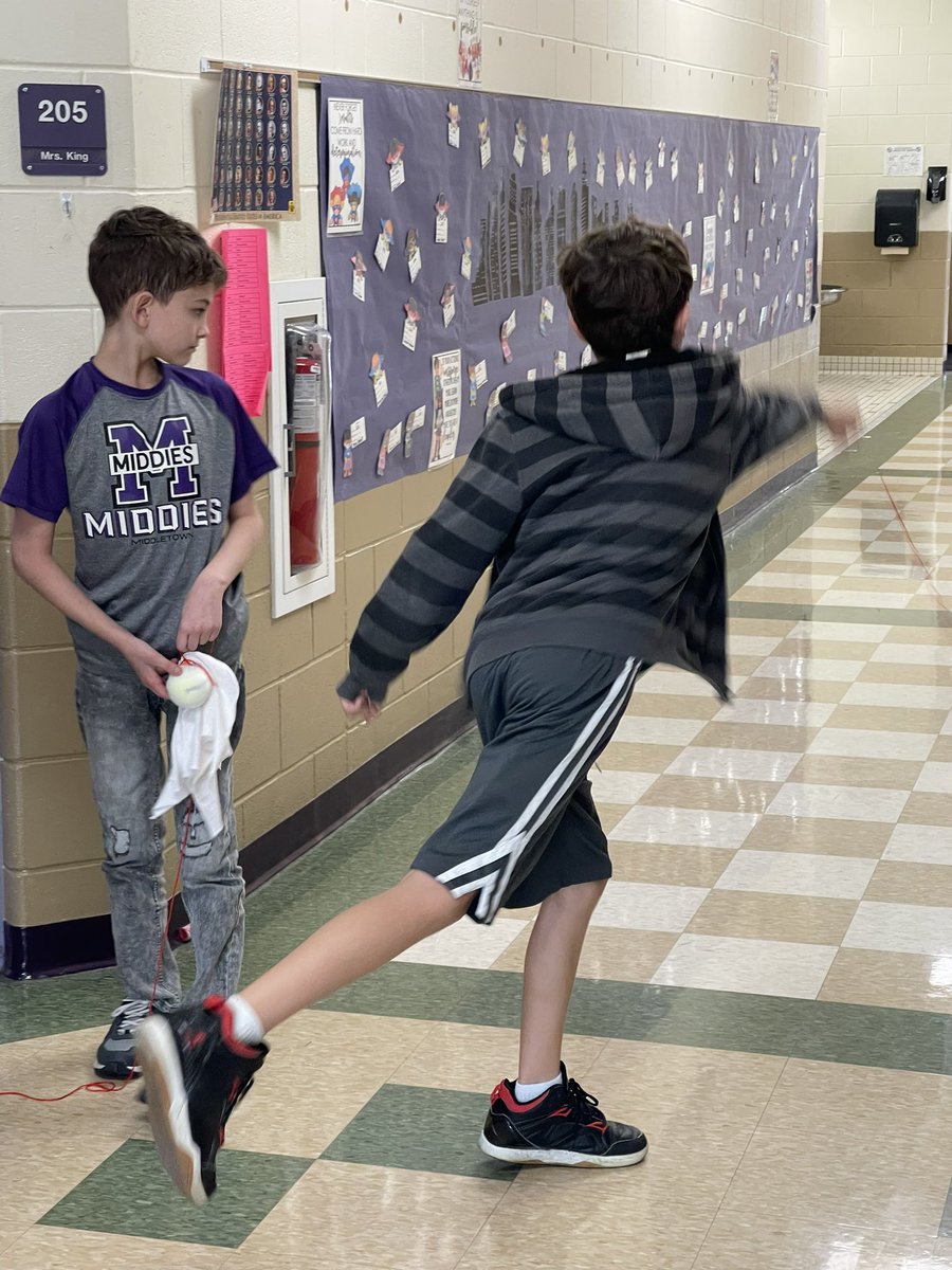 KellyRutledge17's tweet photo. 5th graders are finding joy in testing gravity. @Wildwood_Tweets #MiddieRising #MakeYourMove @wild_wood5 https://t.co/KgAXbzmaT8