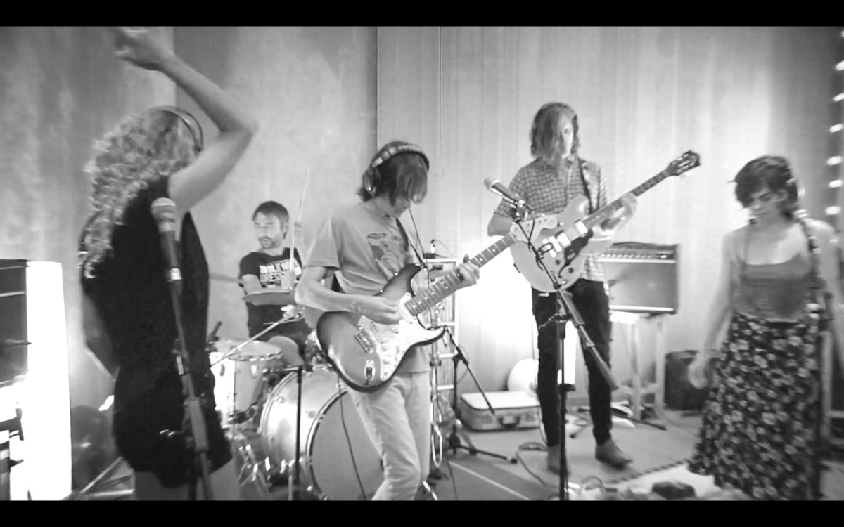 strangepill's tweet photo. Things we did last summer... "Rendiu-vos" Live recording with #TheCicelySatellites @ #Bubotasessions
Studio Urban / 30th July 2022 / Palma de Mallorca

full video:https://t.co/lAHtFWLG1x

#newsingle #liverecording #livemusic #balearic #poprock #indiemusic #newmusic @palmacultura https://t.co/AE0C92NE8M