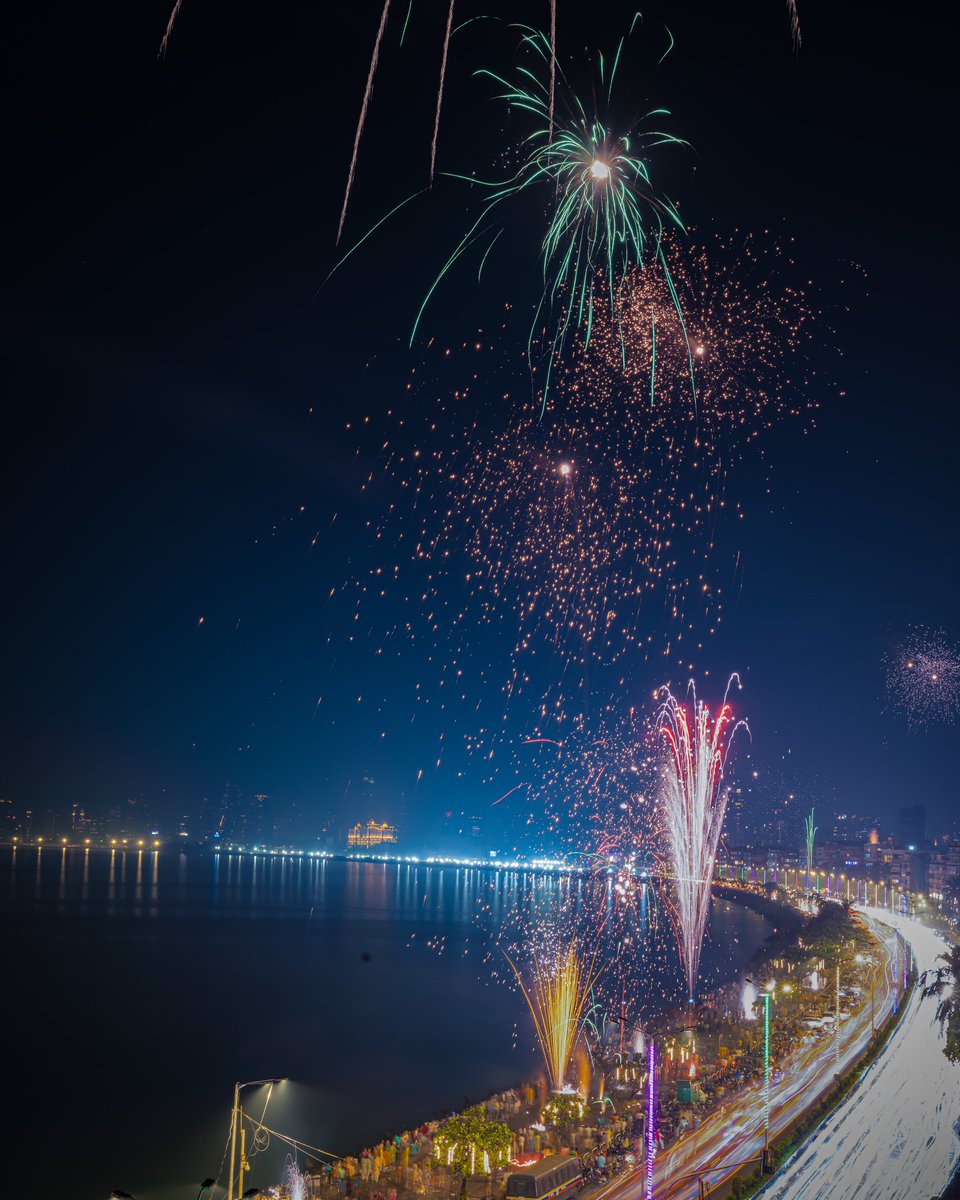ompsyram's tweet photo. I clicked a few photos with my camera of Diwali 2022 celebrations by all in my City Mumbai 
Night and City photography https://t.co/hHEK1emagC