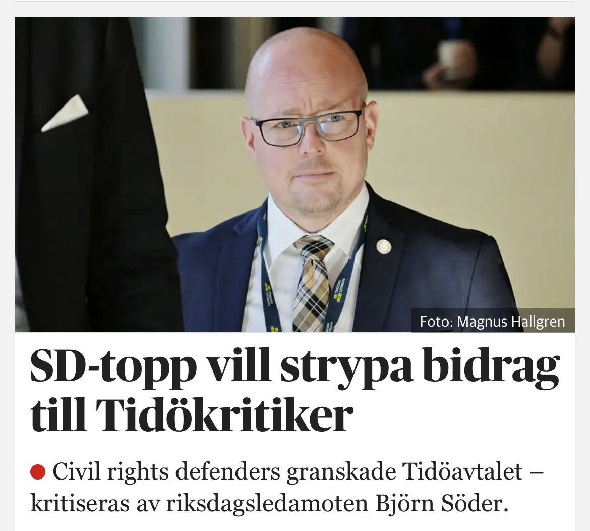 jnyst's tweet photo. Det är alltså här vi är. I Sverige 2022 har partier som tidigare haft mage att kalla sig liberala lagt makten i knät på ett parti som hanterar yttrandefrihet och demokratisk jävla anständighet såhär. Häpnadsväckande, men tyvärr inte förvånande. https://t.co/IXSmRtdufG