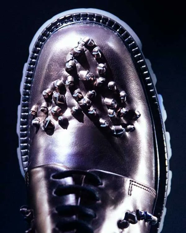 STYLEAMERICAmag's tweet photo. Llamativos Nudos artesanales de cuero en los #zapatos de Fratelli Rossetti, conócelos, te contamos de que se trata en: https://t.co/06x200jPyF #StyleModa https://t.co/Hs9fSMCe65
