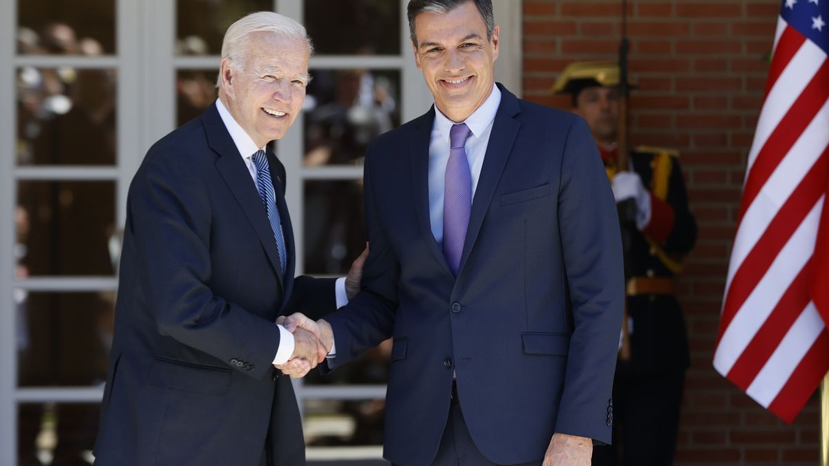 AnibalGarzon's tweet photo. Sánchez será Presidente de la Internacional "Socialista" para los próximos 4 años. El mismo que apoya expansión de OTAN hacia Rusia, ocupación del Sáhara por Marruecos, al golpista Guaidó en Venezuela y sanciones a Nicaragua,... La paradoja del "socialismo" a la orden del imperio https://t.co/BnFRr1ZnSc