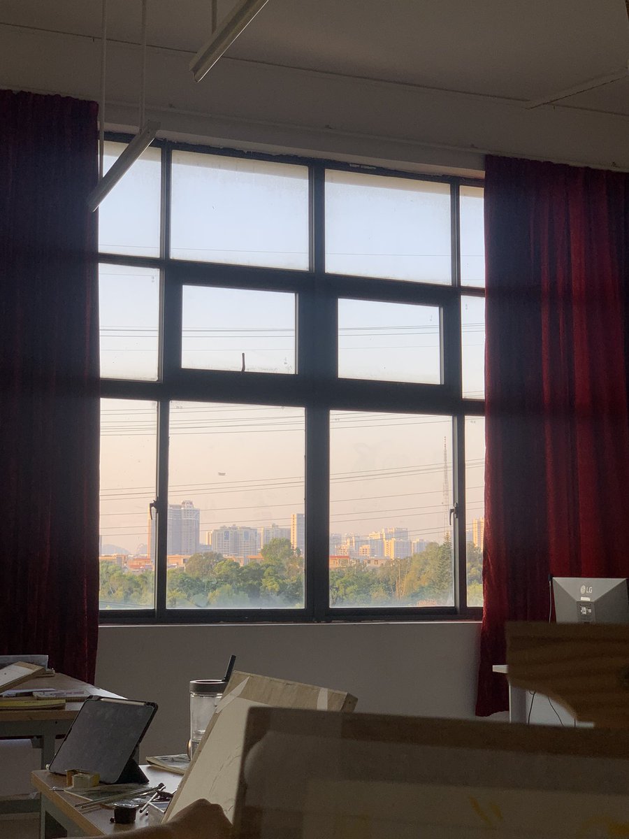 buxhhla's tweet photo. 还大学牲呢 这不坐牢嘛 https://t.co/a8iCPV5DFE