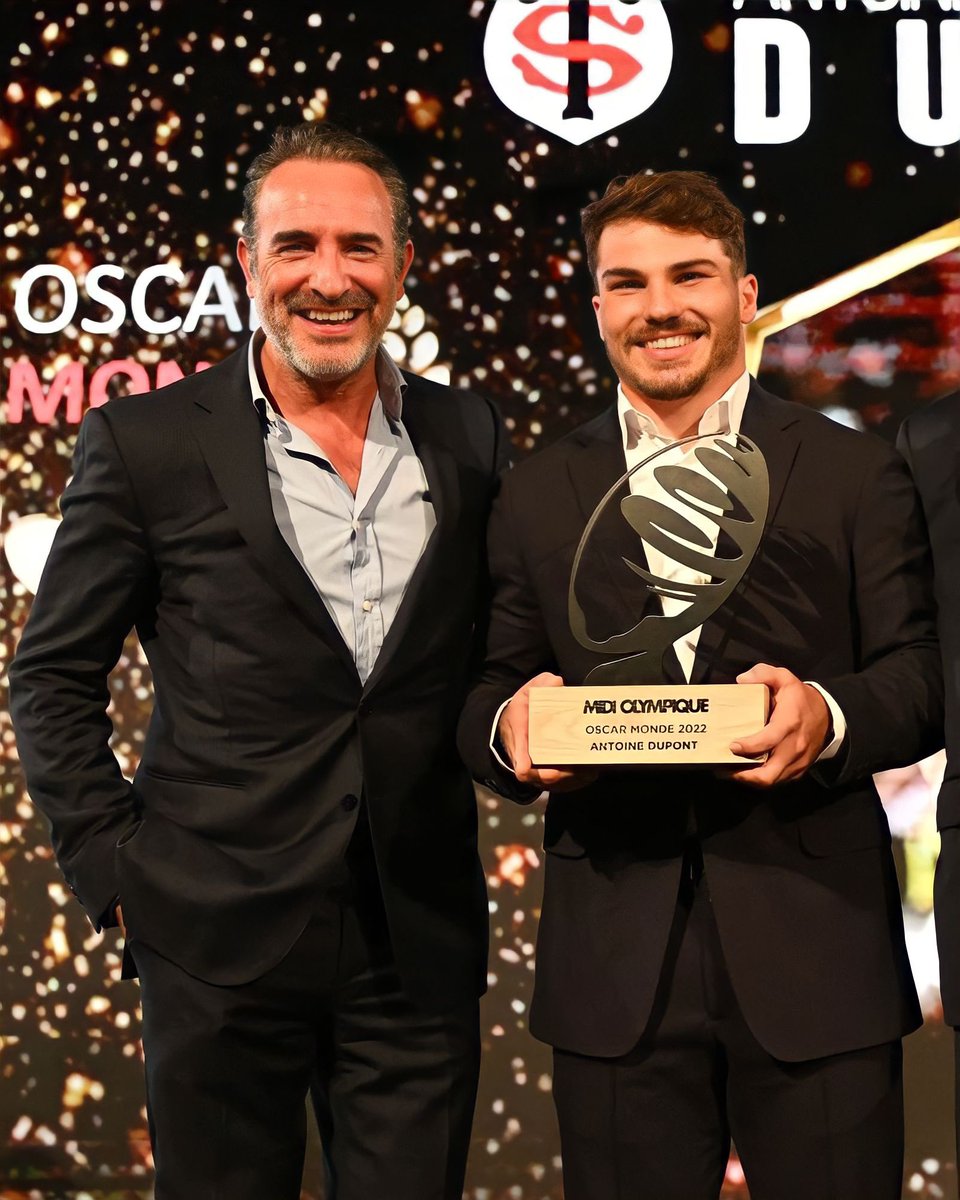 Dupont9A's tweet photo. Team Oscar 😅 
Un grand merci à tous pour ces deux trophées 🙌🏼

#OscarsMidol https://t.co/vVlcMtI0Xr