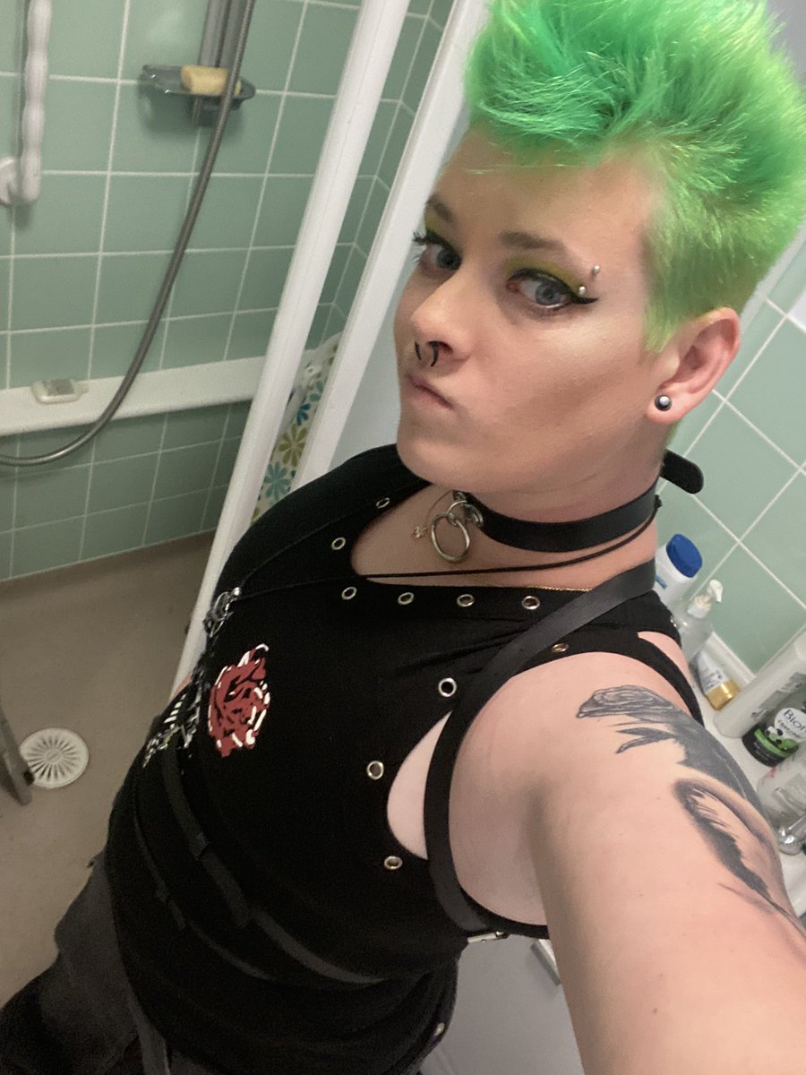 humanpuprogue's tweet image. All ready to go see Bat out of hell too ok night #musicalnerd #batoutofhell