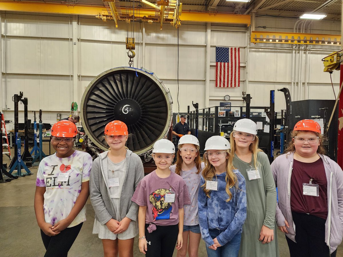 shelene_longELM's tweet photo. Thank you @Delta Tech Ops for hosting our field trip today! We learned about 3D printing, how engines work, aviation careers, and manufacturing composite parts. The tour from the EIG was amazing! https://t.co/asNh6AxSzo
