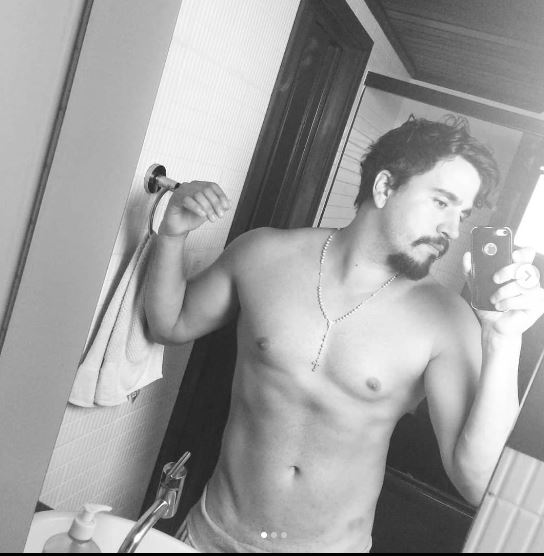 RenanBaq's tweet photo. E aí? Barba ou Cavanhaque? 😈💥💦
#barba #cavanhaque https://t.co/Yg0vb7cOL3