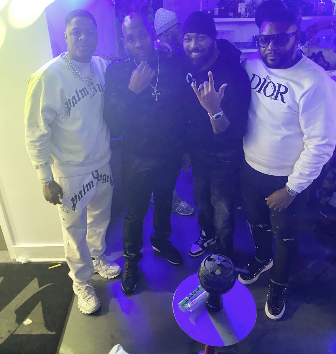 _DrizzyMontana's tweet photo. Black CEOs #VictoryDC #CrabBoss #KitchenKray @StopSmackn 💪🏾 https://t.co/bJwOLc6tJP