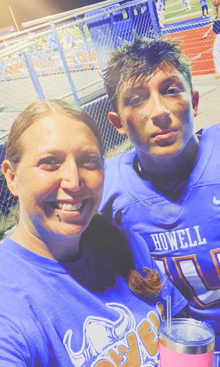 RebelMomKT's tweet photo. People talk about sports like it’s an event or a game but really when you do it right it’s so much more, a family, a community. Being new it gets lost how hard that really is but there were bunch of special moments that helped even me see that genuine, kind people still exist! https://t.co/plTCe10zkS