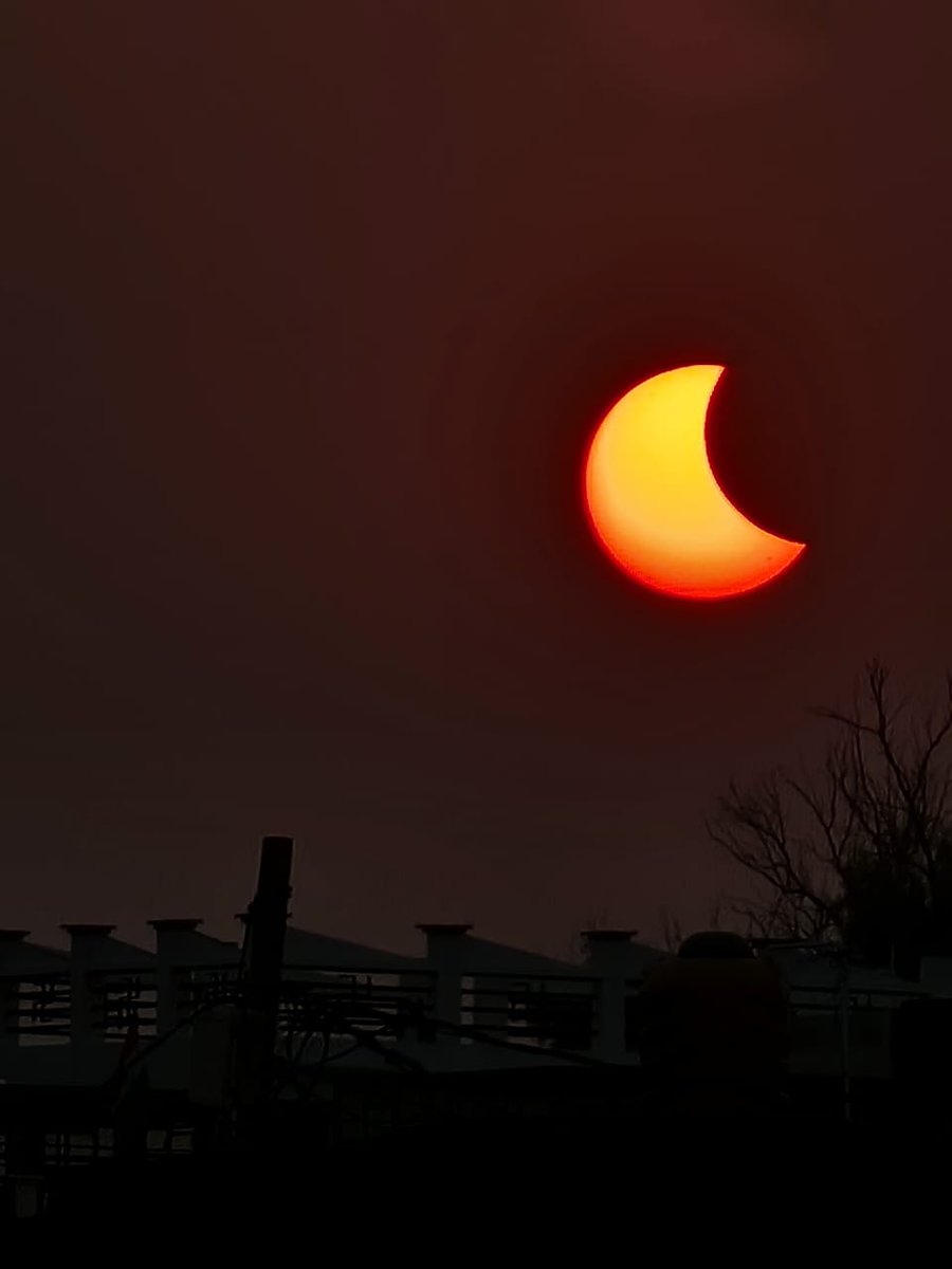 anuj044's tweet photo. #Eclipse2022 #Diwali https://t.co/o9IDlcpSrq
