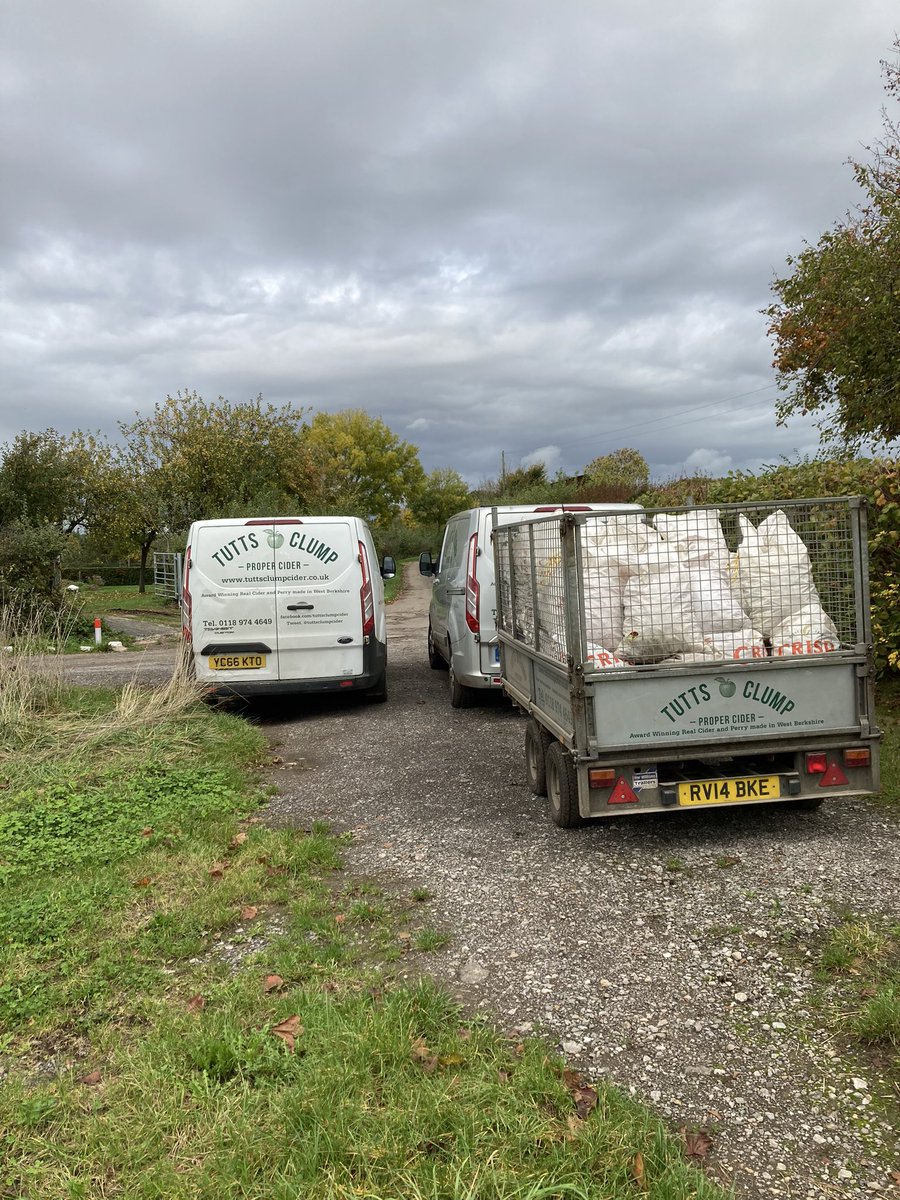 tuttsclumpcider's tweet photo. #RoadTrip to #OldburyOnSevern today for another load of #CiderApples 😊 #teamtuttsclump #propercider https://t.co/gmy8kVWVSf