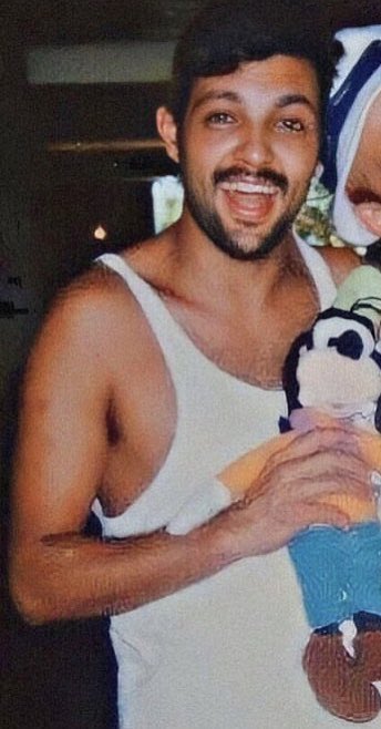 ilybento's tweet photo. o sergio pitico acaba de passar em seu feed. de RT para ter paz e prosperidade https://t.co/Z6IgNBZFBU