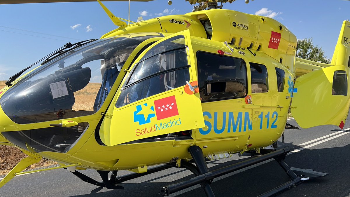 Un motorista ha resultado herido de gravedad tras colisionar con un coche en una vía pecuaria de #Colmenarejo. El equipo médico del #SUMMA112 lo ha estabilizado y lo ha evacuado en helicóptero al hospital Puerta de Hierro.