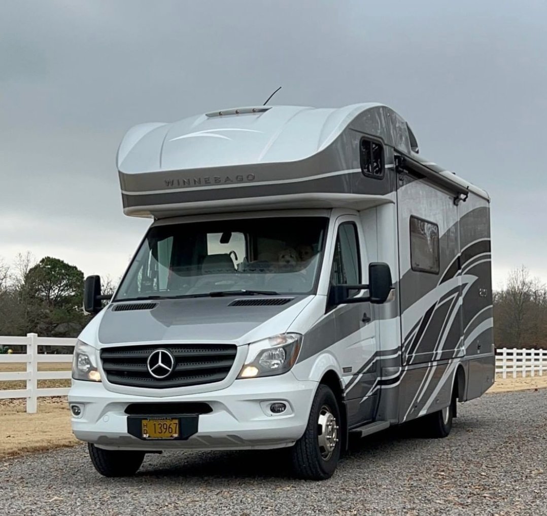 Road trip ready with @rvlovetravel 🌅⁣ #viairequipped #viair #tireinflator #RV #campground #campinglife #camper #glamping #offthegrid #goRVing #fulltimeRV #RVadventures #tireinflator #gotair #psi #tirepressure #adventure #travel #tirecare