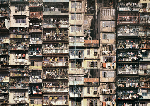 drjuliogalea's tweet photo. ¿Cierto o falso, que la fachada de un condominio es el fiel reflejo de una sumatoria de cómo son sus habitantes? https://t.co/ZAr1AaW513